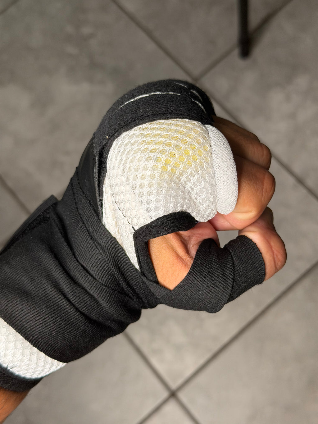 White /Black | Boxing Easy Wraps 2.0